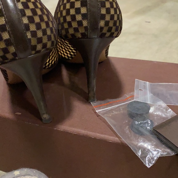 Louis Vuitton heels - Picture 6 of 8
